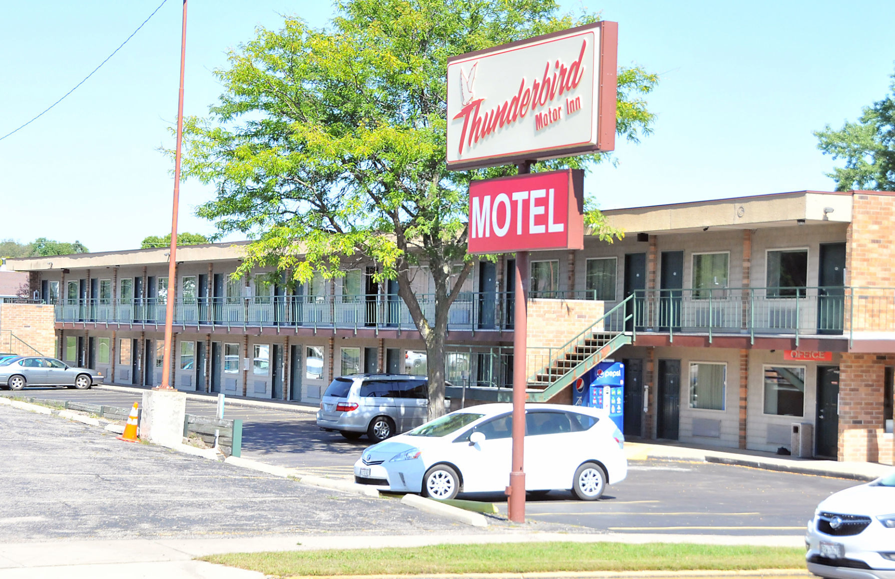 Thunderbird Motel